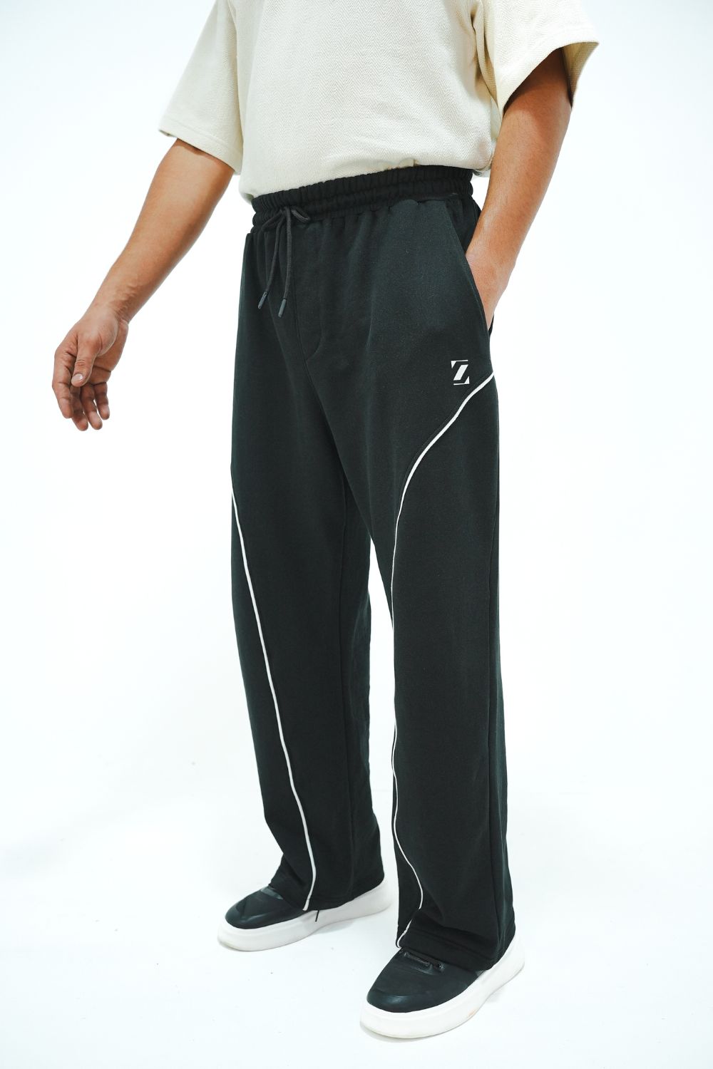 Nova Line Black
